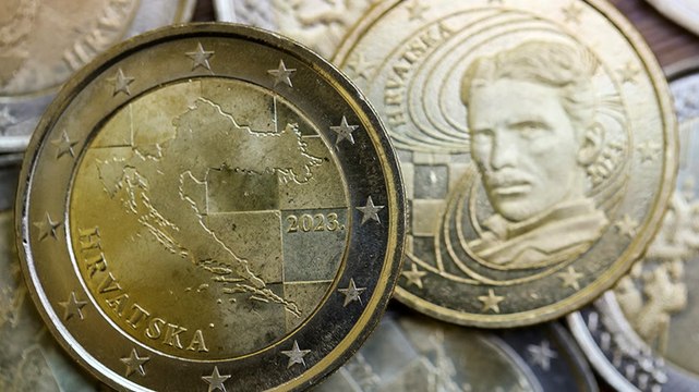 Croatia adopts euro, entering passport-free Schengen area