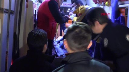 ARKADAŞLARIYLA GEZERKEN TARTIŞTIĞI KİŞİLER SİLAHLA YARALADI