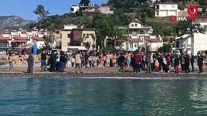 Mersin'de doğaseverler 2023'ü denize girerek karşıladı