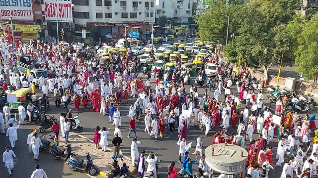 Video: Ahmedabad में जैन समाज ने निकाली विशाल रैली, जानिए क्या है वजह