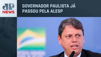 Tarcísio de Freitas recebe as chaves do Palácio dos Bandeirantes
