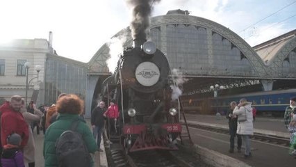 Ukrayna'nın Lviv kentinde savaşın gölgesinde "Retro Tren Gezisi"