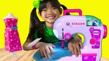 Emma Pretend Play - Princess Boutique & Toy Sewing Machine