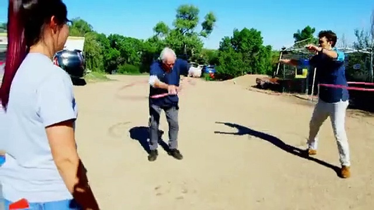 Hanging with the Hendersons - Se2 - Ep06 HD Watch