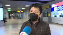 Control de temperatura y pruebas de antígenos aleatorias para los primeros pasajeros procedentes de China
