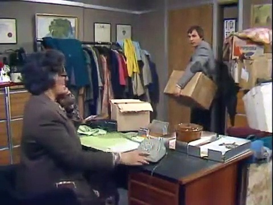 Mind Your Language - Se3 - Ep07 HD Watch