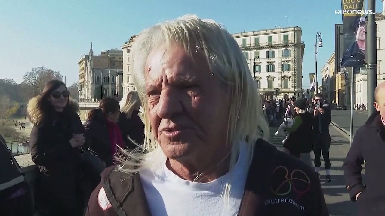 Eiskalte Tradition: Auch am Neujahrstag 2023 gingen wieder viele baden