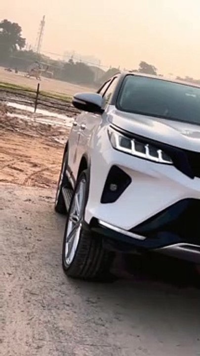 Modified Legender  4x4 Turning Back at Road #trendingshorts #fortuner #driving #4wd #legender