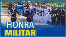 Lula recebe honra militar em cerimônia de posse