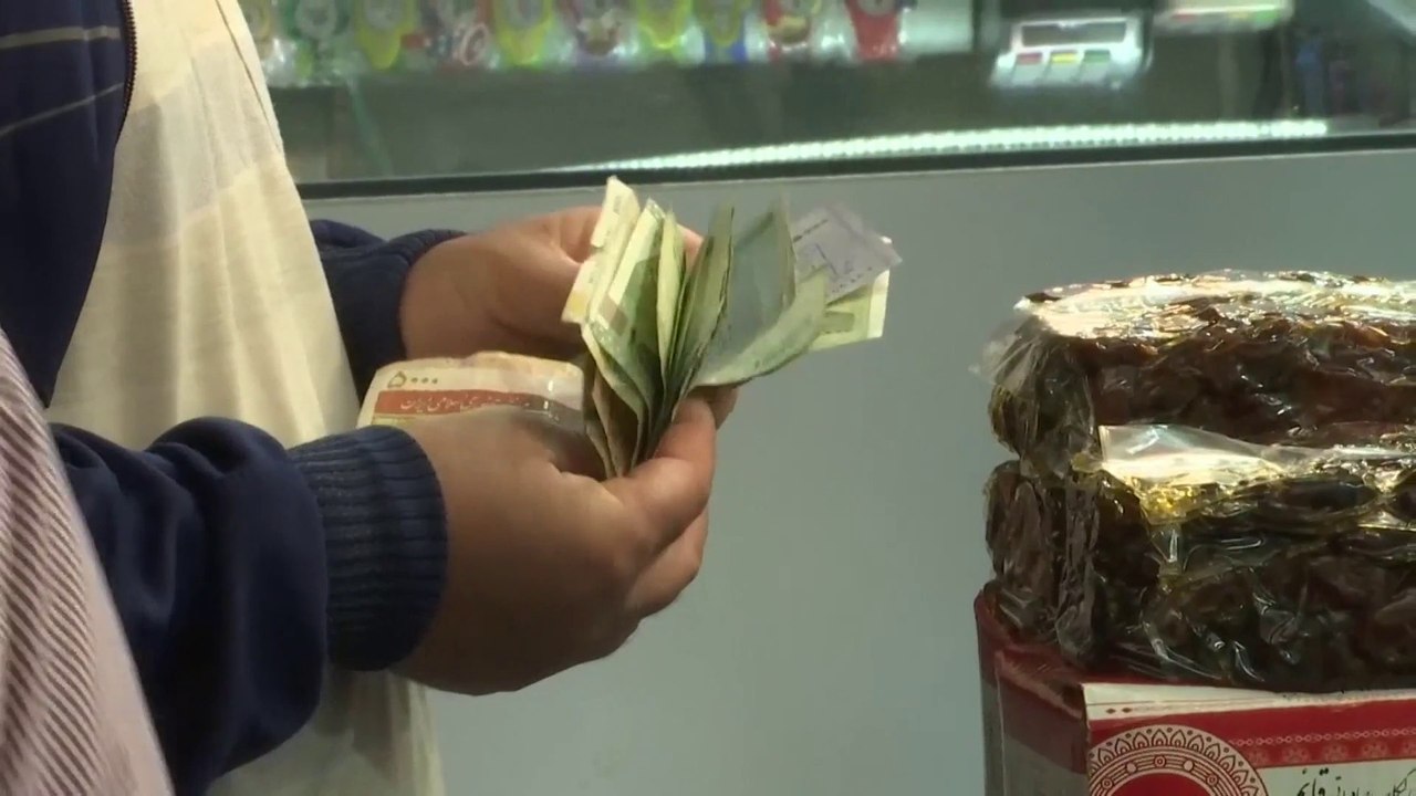 أخبار الساعة | وسائل إعلام إيرانية: إقالة رئيس البنك المركزي لم تنقذ العملة من الانهيار