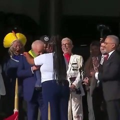 Lula da Silva recebe a faixa presidencial do Brasil