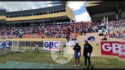 BATALLA DE LA FE: FIELES COMIENZAN A LLEGAR AL ESTADIO OLÍMPICO