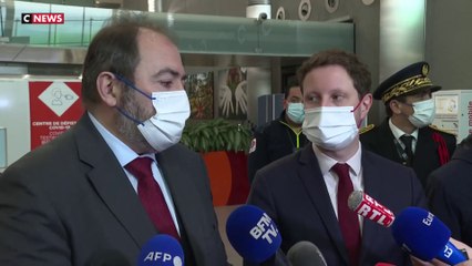 Covid-19 : le gouvernement à Roissy pour défendre les mesures de restriction sur les vols en provenance de Chine