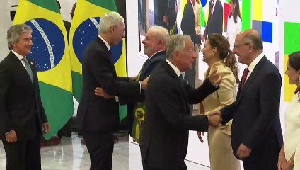 Lula cumprimenta autoridades e chefes de Estado