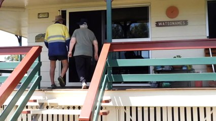 Qld couple urge others to consider living off-grid