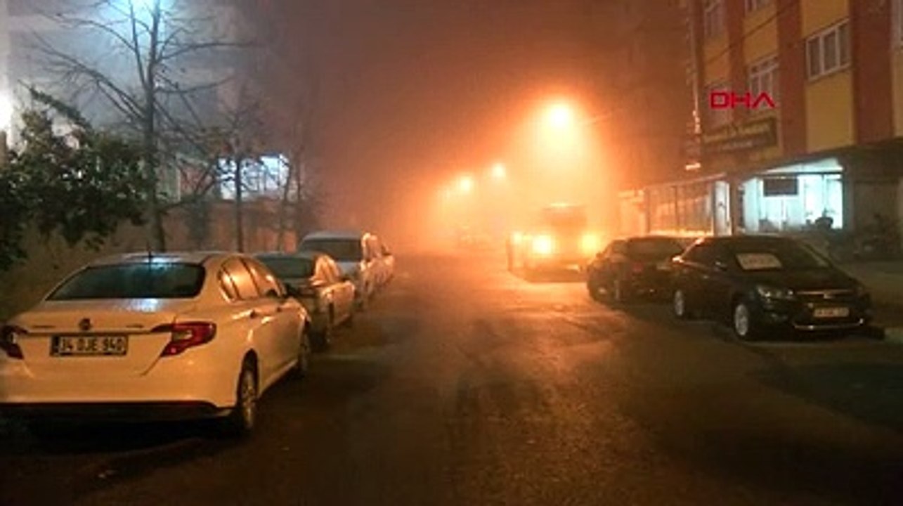 İstanbul'da göz gözü görmüyor! Sis şehri yuttu