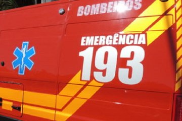 Colisão entre carro e moto no Centro de Catolé do Rocha deixa homem ferido