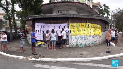 Les Brésiliens affluent à Santos pour rendre hommage au roi Pelé
