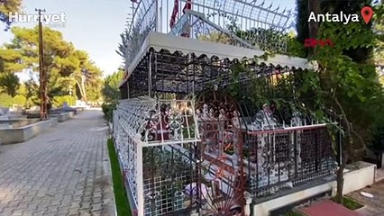 Eşine 'türbe' gibi mezar yaptı... Şaşırtan detay