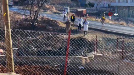 Kamu çalışanlarını taşıyan araç şarampole uçtu: Ölüler ve yaralılar var