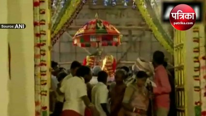 तमिलनाडु: वैकुंठ एकादशी पर पेरुमल मंदिर में खोला गया स्वर्ग का सातवां द्वार, देखें वीडियो