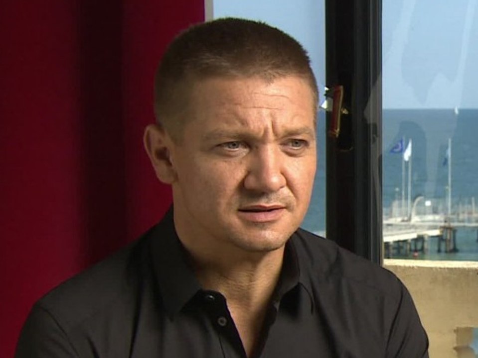 Schneeschippen bringt Jeremy Renner ins Krankenhaus