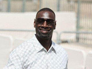 "Bouffon", "Inculte", "Africain privilégié" : Omar Sy atomisé par les internautes… Cette prise de parole qui ne passe pas !