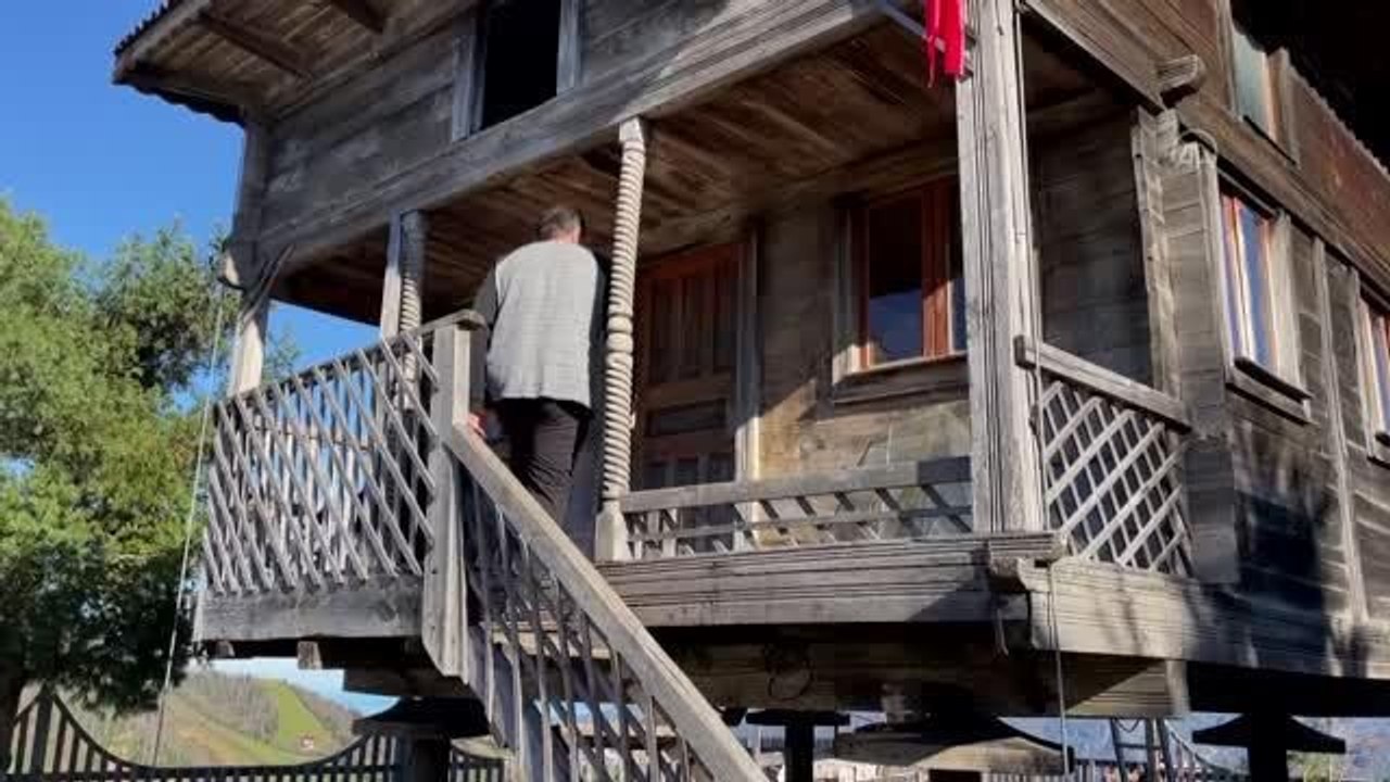 Tulum imalat ustası 30 yıldır mesleğini gelecek nesillere aktarıyor