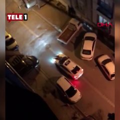 Скачать видео: Park tartışmasında sürücü dehşet saçtı! Çarpıp kaputunun üzerinde metrelerce sürükledi