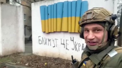 Tải video: Ucrania denuncia nuevos ataques rusos contra Kiev