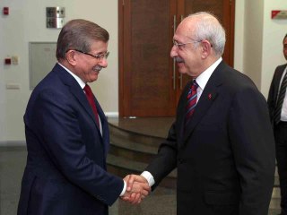 Kılıçdaroğlu, Davutoğlu'nu Makamında Ağırladı