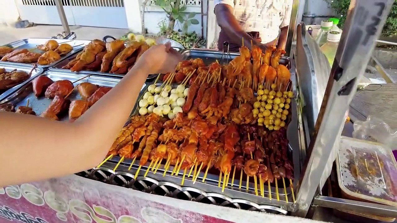 Rejoignez-moi pour un dîner dans les rues de Yangon