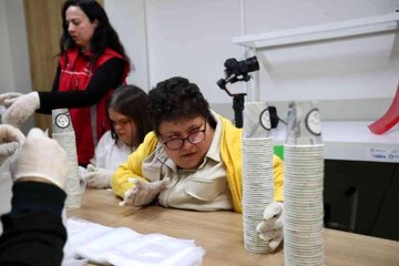 Merkezefendi'de Özel Bireyler Üretirken Kazanıyor