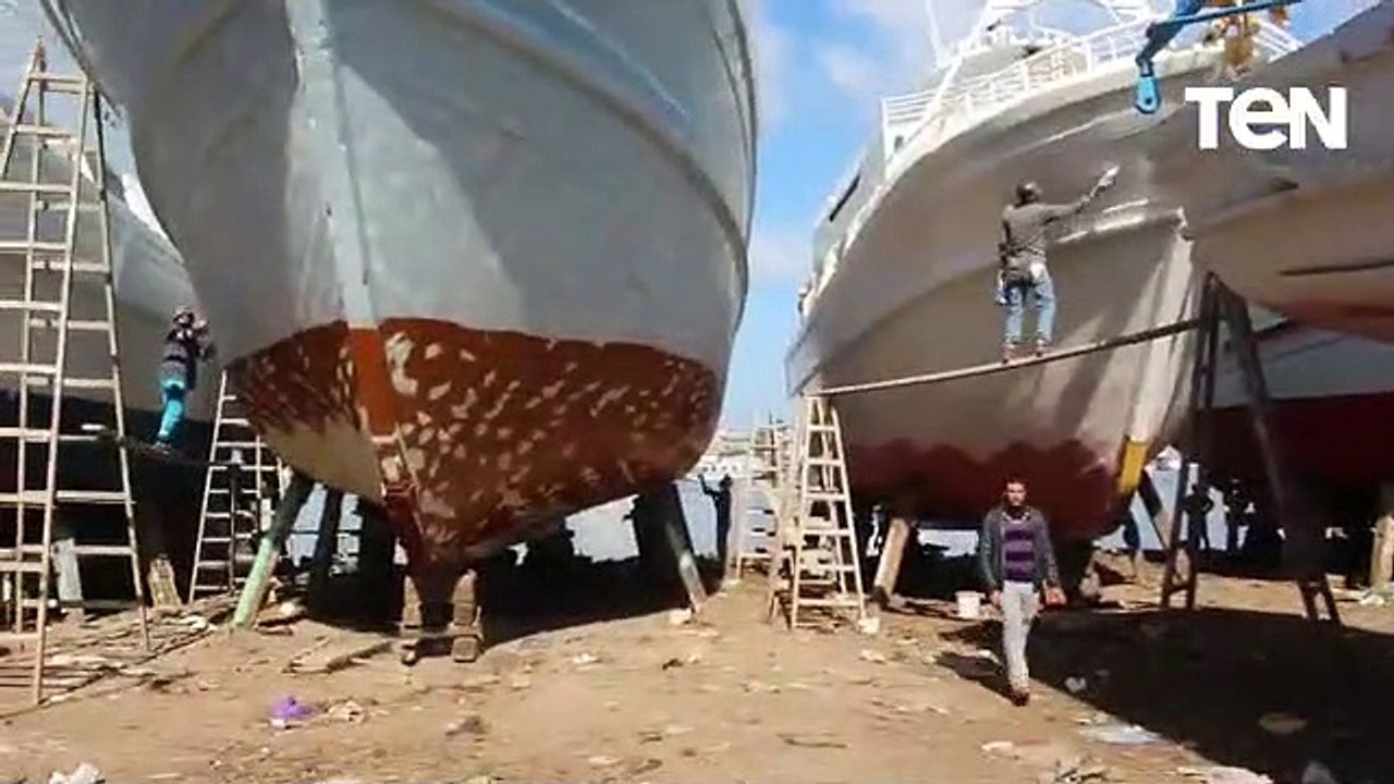 مراكب الصيد.. صناعة تشتهر بها عزبة البرج بدمياط