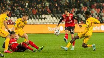 J17  L2 EN AVANT GUINGAMP - QUEVILLY-ROUEN MÉTROPOLE (0 - 2) - Résumé - (EAG - QRM)   2022-2023