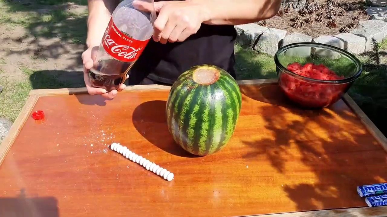 WATERMELON vs. COLA + MENTOS