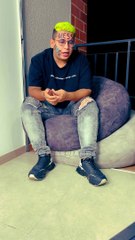 Influencer se arrepende de tatuar nome de Messi no rosto: “Quero voltar a ser normal”