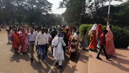 नए साल के पहले दिन मैत्रीबाग में लगा पर्यटकों का हुजूम