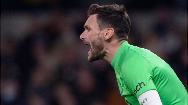 VOICI - Hugo Lloris : ses retrouvailles glaciales avec Emiliano Martinez qui font le bonheur de la Toile