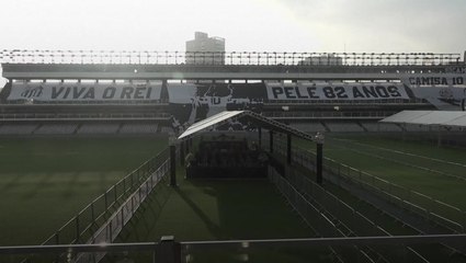 Video herunterladen: Brazilians prepare to bid farewell to Pele at 24-hour wake in Santos stadium