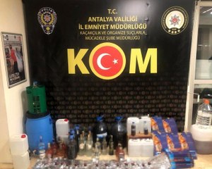 Emniyet'ten 20 adrese kaçak ve sahte içki operasyonu