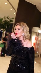 يسرا تستعرض رشاقتها بإطلالة سوداء على أنغام 3 دقات