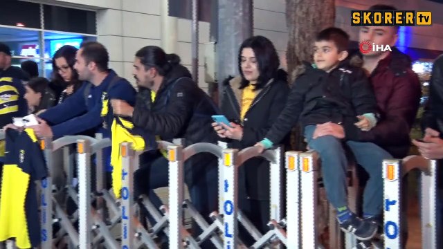 Fenerbahçe’ye Antalya’da coşkulu karşılama