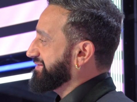 TPMP : Cyril Hanouna adopte un nouvel accessoire…qui ne plait pas du tout aux internautes !
