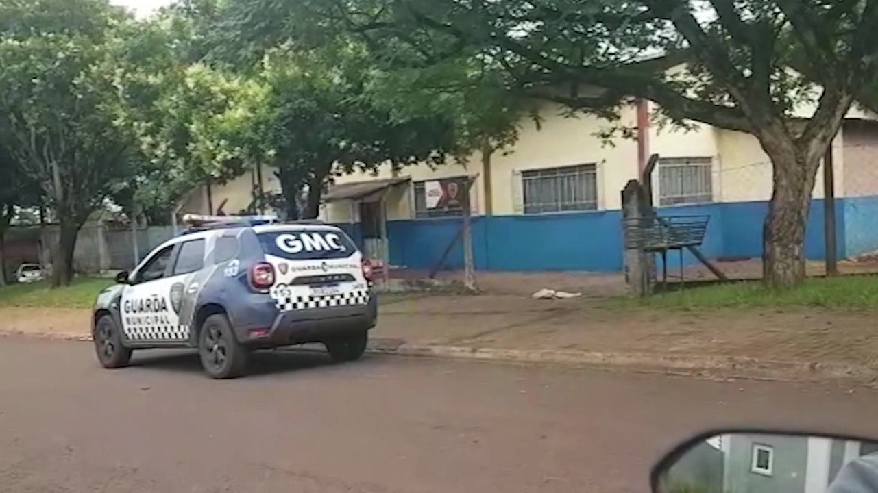 GM apreende adolescentes que jogaram papel higiênico em câmeras e vaso sanitário de Escola
