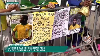 Confira reportagem sobre o velório do ídolo Pelé no gramado da Vila Belmiro