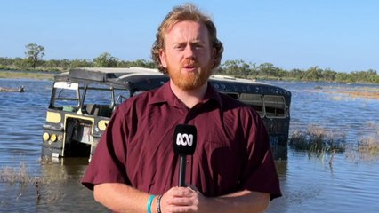 Menindee residents in NSW advised flood emergency could last weeks