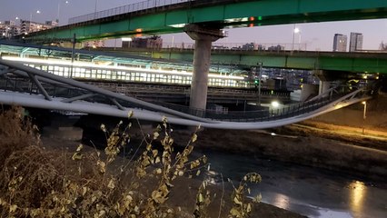 서울 도림보도육교 '꺼짐 현상'...전면 통제 / YTN