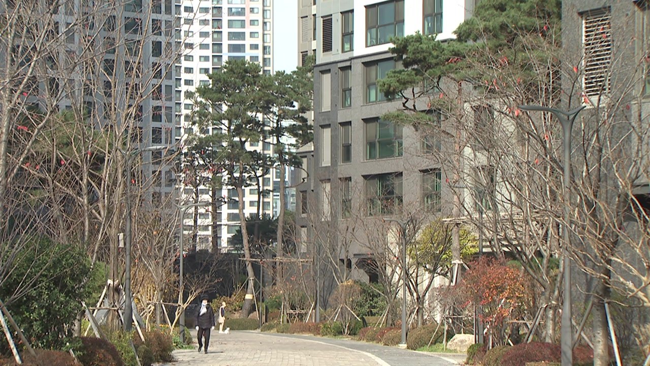 [뉴스라이더] 부동산 시장 연착륙 안간힘..."상반기까지 하락 불가피" / YTN