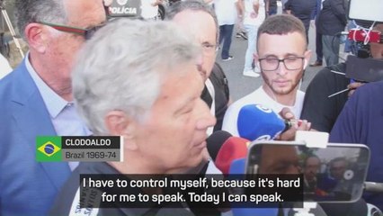 Clodoaldo emotional as he pays tribute to teammate Pelé